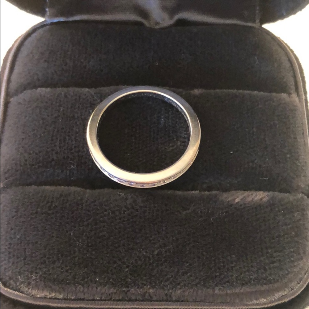 Tiffany & Co. platinum and diamond wedding band - Picture 5 of 7